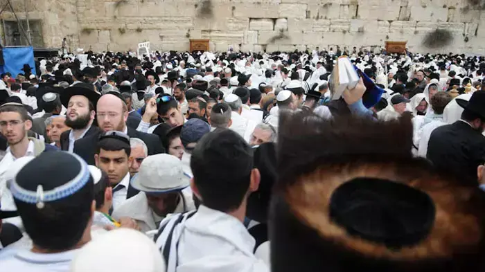 ברכת הכהנים בחול המועד פסח בכותל המערבי בירושלים, אפריל 2011