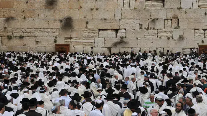 ברכת הכהנים בחול המועד פסח בכותל המערבי בירושלים, אפריל 2011