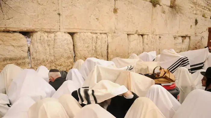 ברכת הכהנים בחול המועד פסח בכותל המערבי בירושלים, אפריל 2011
