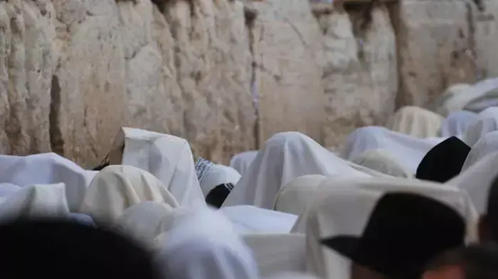 ברכת הכהנים בחול המועד פסח בכותל המערבי בירושלים, אפריל 2011