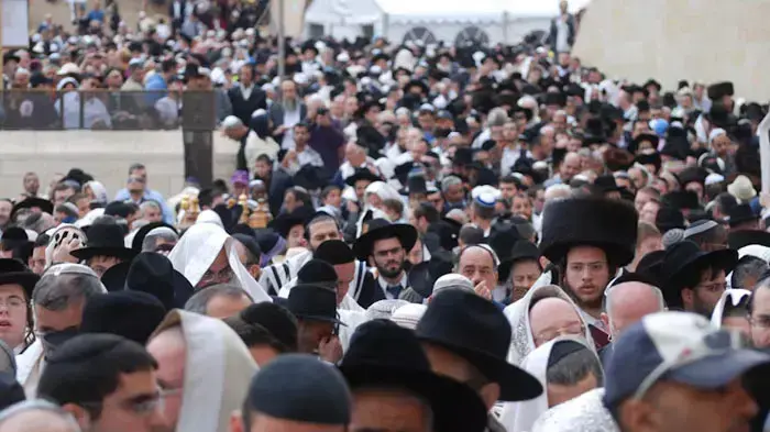ברכת הכהנים בחול המועד פסח בכותל המערבי בירושלים, אפריל 2011