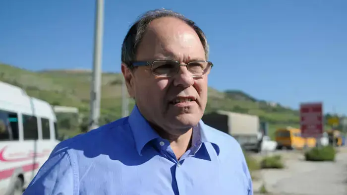 יושב ראש מועצת יש"ע המתחדשת, דני דיין בזירת הפיגוע ירי בשומרון, אפריל 2011 יושב ראש מועצת יש"ע המתחדשת, דני דיין בזירת הפיגוע ירי בשומרון, אפריל 2011