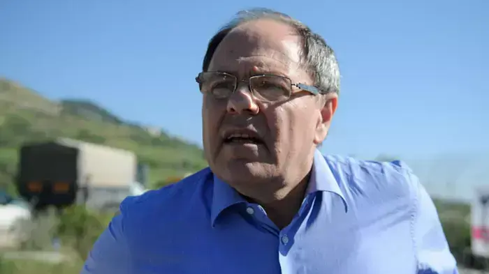 יושב ראש מועצת יש"ע המתחדשת, דני דיין בזירת הפיגוע ירי בשומרון, אפריל 2011 יושב ראש מועצת יש"ע המתחדשת, דני דיין בזירת הפיגוע ירי בשומרון, אפריל 2011