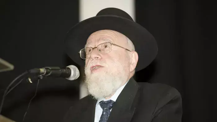הרב דב ליאור, רבה של קרית ארבע בכנס של ראשי ערים על עתידן היהודי של הערים המעורבות, אפריל 2011 הרב דב ליאור, רבה של קרית ארבע בכנס של ראשי ערים על עתידן היהודי של הערים המעורבות, אפריל 2011