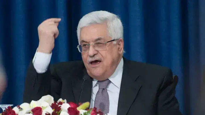 אבו מאזן נפגש עם בכירי "ישראל יוזמת" בראמללה, אפריל 2011 אבו מאזן נפגש עם בכירי "ישראל יוזמת" בראמללה, אפריל 2011