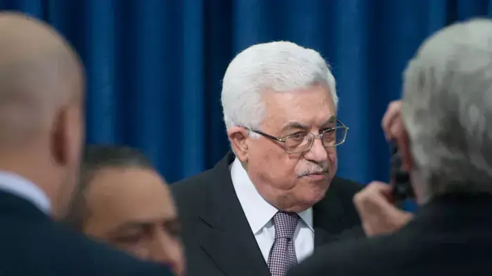 אבו מאזן נפגש עם בכירי "ישראל יוזמת" בראמללה, אפריל 2011 אבו מאזן נפגש עם בכירי "ישראל יוזמת" בראמללה, אפריל 2011