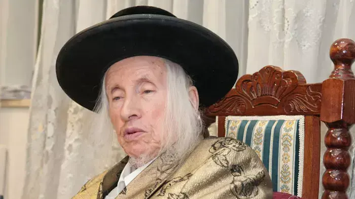 הרב מנחם מנדל טאוב, האדמו"ר מקאליב הרב מנחם מנדל טאוב, האדמו"ר מקאליב