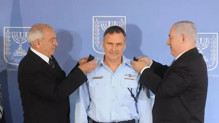 דנינו נכנס לתפקיד המפכ"ל: "תחושה של שליחות" דנינו נכנס לתפקיד המפכ"ל: "תחושה של שליחות"