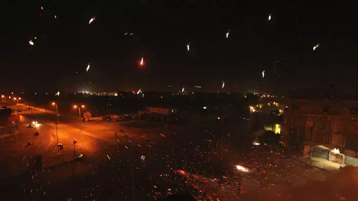זיקוקים שנורו בעיר בנגזי, לוב, לאות שמחה על הריגת בנו של מועמר קדאפי, סייף אל ערב, 30 באפריל 2011 זיקוקים שנורו בעיר בנגזי, לוב, לאות שמחה על הריגת בנו של מועמר קדאפי, סייף אל ערב, 30 באפריל 2011