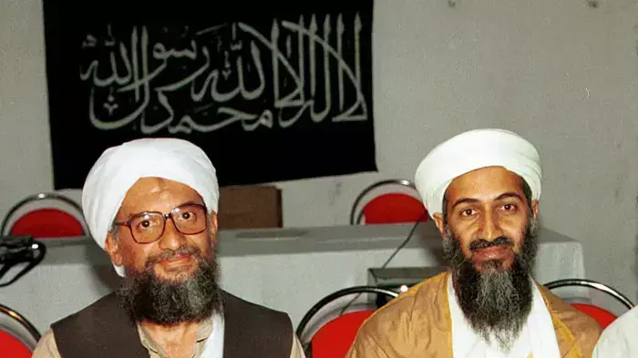 אוסמה בן לאדן יחד עם סגנו, איימן א-זוואהירי, 2004