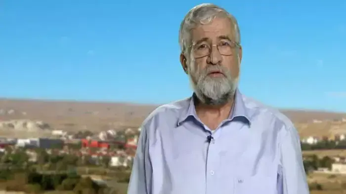 מצנע חוזר: הכריז על מועמדותו לראשות העבודה