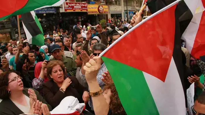 חגיגות ברמאללה בעקבות ההסכם בין חמאס ופתאח, מאי 2011
