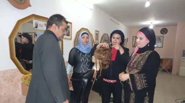 ספריות המנהלות סלון לעיצוב שיער בעזה ספריות המנהלות סלון לעיצוב שיער בעזה