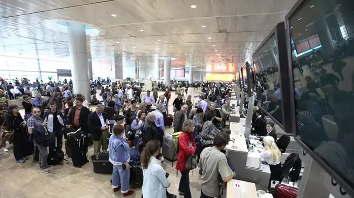 עיכובים בטיסות אחרי זיהום הדלק בנתב"ג עיכובים בטיסות אחרי זיהום הדלק בנתב"ג
