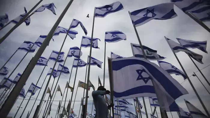 דגלי ישראל בחגיגות יום העצמאות