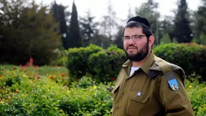 רב טוראי חיים סטשבסקי שקיבל את אות מצטיין הנשיא ביום העצמאות ה- 63 של מדינת ישראל, מאי 2011 רב טוראי חיים סטשבסקי שקיבל את אות מצטיין הנשיא ביום העצמאות ה- 63 של מדינת ישראל, מאי 2011