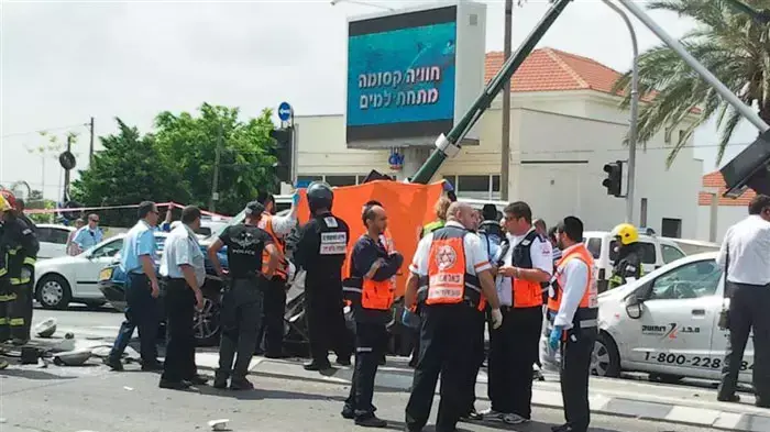 תמונות מפיגוע דריסה בבר לב