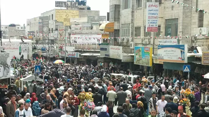 כיכר אל מנרה רמאללה, יום הנכבה, מאי 2011 כיכר אל מנרה רמאללה, יום הנכבה, מאי 2011