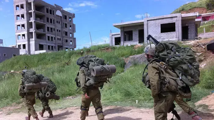 חיילי צה"ל בכפר מג'דל שמס ברמת הגולן לאחר חדירת המפגינים מסוריה ביום הנכבה, מאי 2011 חיילי צה"ל בכפר מג'דל שמס ברמת הגולן לאחר חדירת המפגינים מסוריה ביום הנכבה, מאי 2011