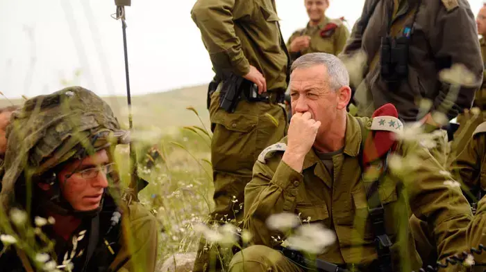 הרמטכ"ל בני גנץ ביקר בתרגיל של גדוד "פתן" של חטיבת הצנחנים ברמת גולן, מאי 2011