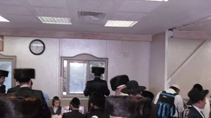 הכנות להילולת ל"ג בעומר המסורתית בקבר רבי שמעון בר יוחאי (רשב"י) במירון, מאי 2011 הכנות להילולת ל"ג בעומר המסורתית בקבר רבי שמעון בר יוחאי (רשב"י) במירון, מאי 2011