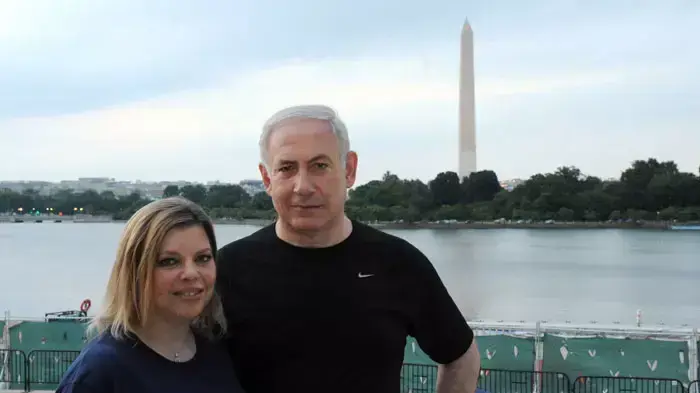 ראש הממשלה בנימין נתניהו ורעייתו שרה צעדו באתרים היסטוריים בוושינגטון, מאי 2011