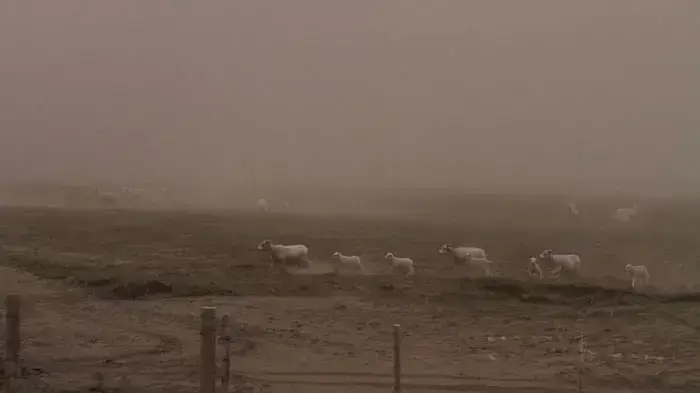 התפרצות הר הגעש באיסלנד, מאי 2011 התפרצות הר הגעש באיסלנד, מאי 2011