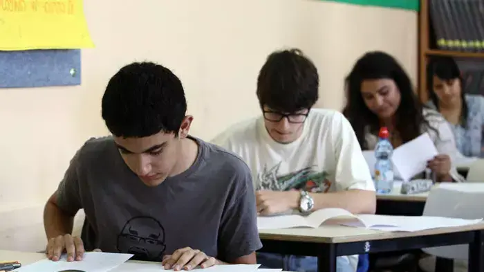 בחינת בגרות במתמטיקה, בית ספר תיכון חדש, תל אביב מאי 2011 בחינת בגרות במתמטיקה, בית ספר תיכון חדש, תל אביב מאי 2011
