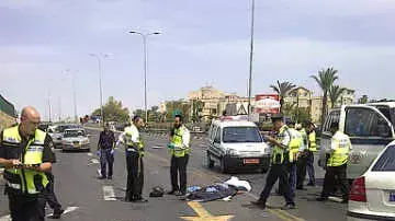 תאונת דרכים קטלנית שבה רוב קטנוע נהרג בחולון, מאי 2011