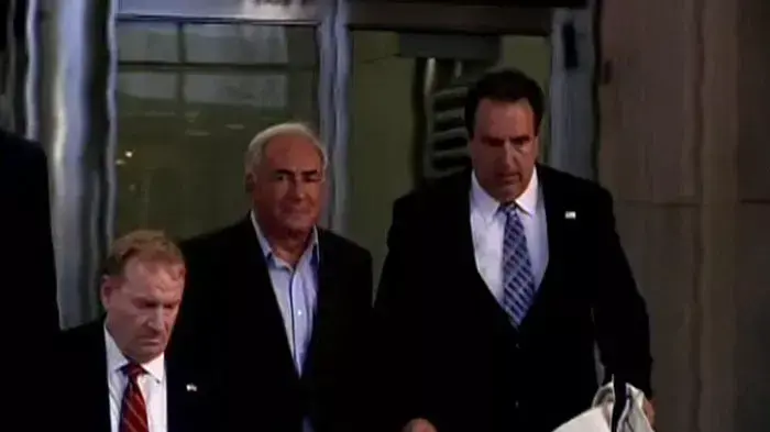 שטראוס-קאהן הועבר למעצר בית בשכונת פאר