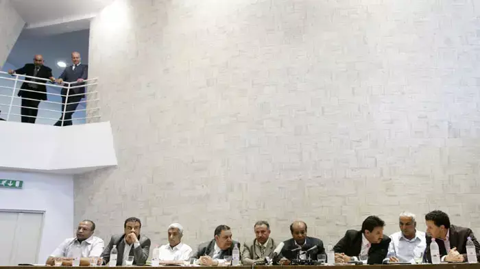 קצינים בכירים שערקו מצבא לוב מקיימים מסיבת עיתונאים ברומא, איטליה, 30 במאי 2011 קצינים בכירים שערקו מצבא לוב מקיימים מסיבת עיתונאים ברומא, איטליה, 30 במאי 2011