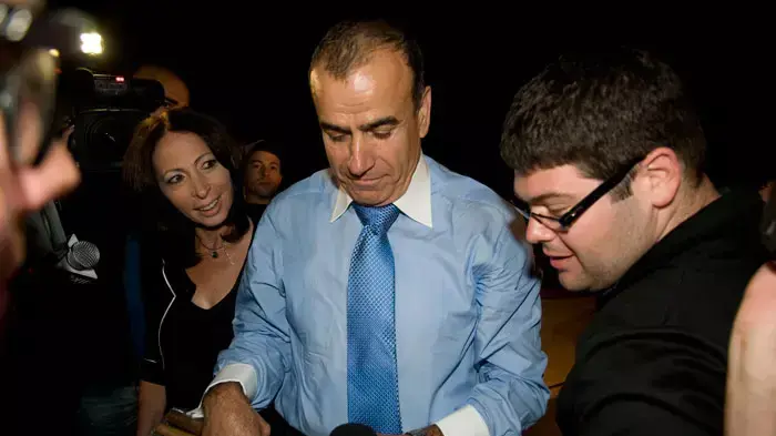 יום טוב סמיה בחתונתו של אלעד תשובה בנו של איש העסקים יצחק תשובה, מאי 2011