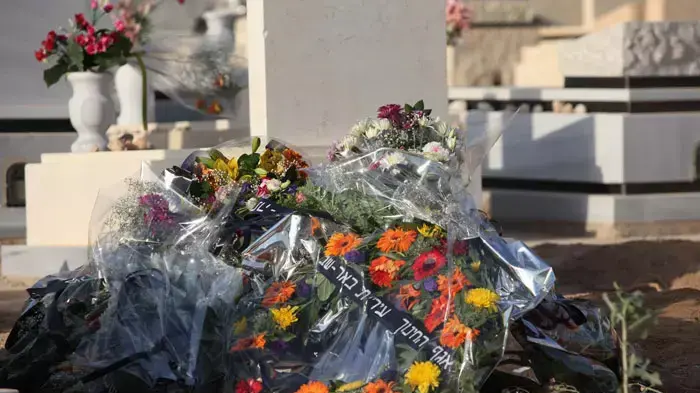 הלוויתו של פיליפ גלר אשר נרצח ע"י חברו בעת שהיה שיכור, מאי 2011 הלוויתו של פיליפ גלר אשר נרצח ע"י חברו בעת שהיה שיכור, מאי 2011