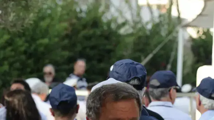 מאיר שטרית בהלוויתו של סמי עופר, מאי 2011