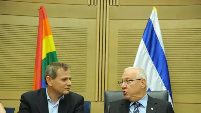 מפגש בכנסת של ראשי הקהילה הגאה לכבוד חודש הגאווה בהשתתפות רובי ריבלין וניצן הורוביץ מאי 2011 מפגש בכנסת של ראשי הקהילה הגאה לכבוד חודש הגאווה בהשתתפות רובי ריבלין וניצן הורוביץ מאי 2011