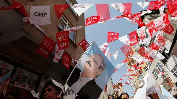 תעמולת בחירות של מפלגת השמאל CHP, איסטנבול, טורקיה, 12 ביוני 2011 תעמולת בחירות של מפלגת השמאל CHP, איסטנבול, טורקיה, 12 ביוני 2011