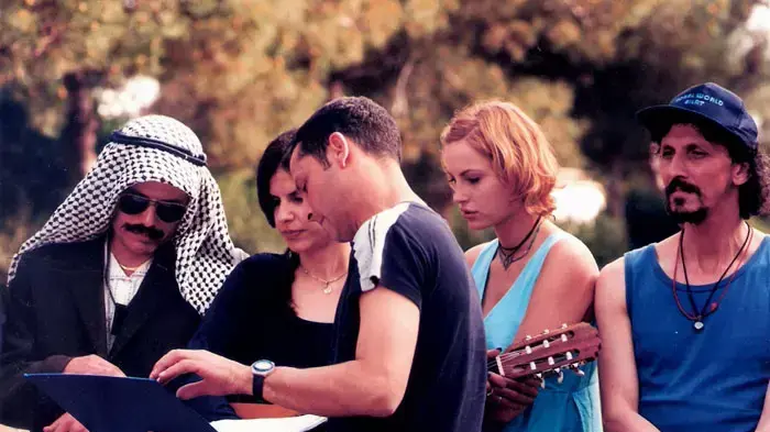 דרור שאול על סט הצילומים של "מבצע סבתא" דרור שאול על סט הצילומים של "מבצע סבתא"