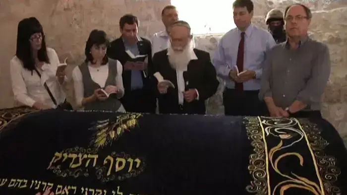 שכם, היום-משלחת ח"כים מהימין נכנסה לקבר יוסף