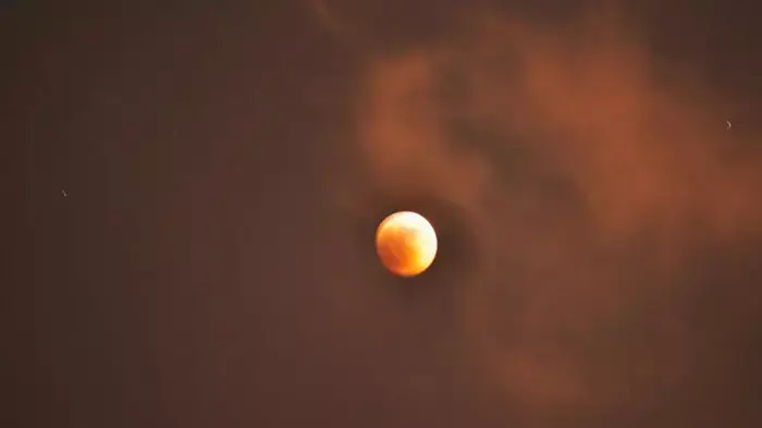 ליקוי ירח נצפה בשמי ישראל, נתניה, יוני 2011
