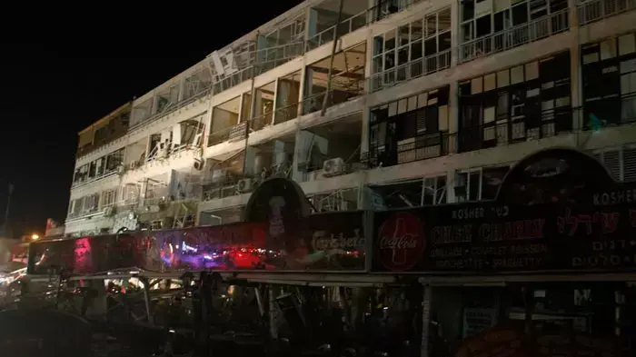 פיצוץ גדול בבלוק בנתניה שנגרם מפיצוץ בלוני גז, יוני 2011
