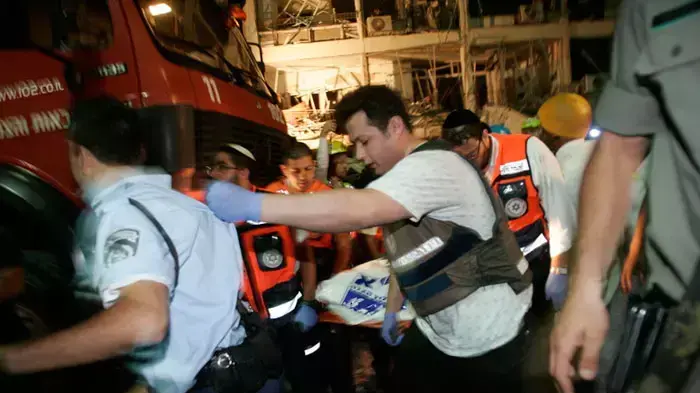 פיצוץ בנתניה כנראה כתוצאה מפיצוץ בלון גז גרם למותם של ארבעה בני אדם ונזק כבד לבניין, יוני 2011