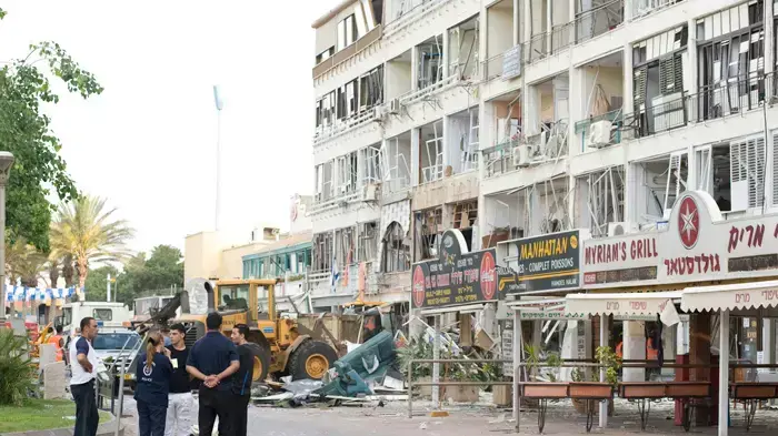 יום אחרי התפוצצות הגז בכיכר העצמאות בנתניה, יוני 2011