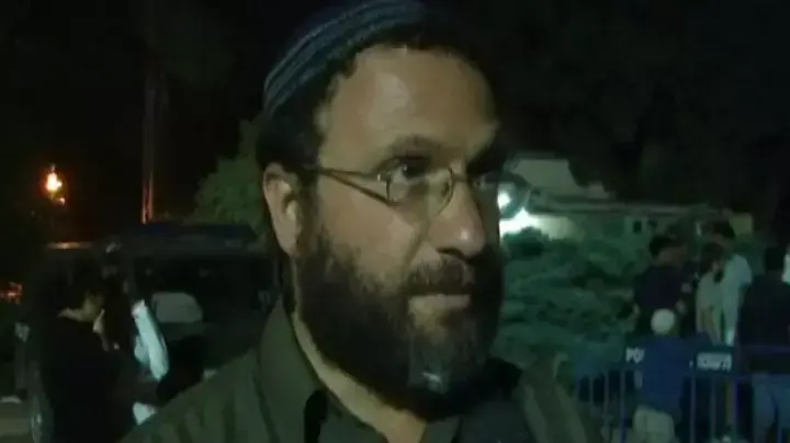 הפגנה של פעילי ימין מול ביתו של מפקד אוגדת איו"ש