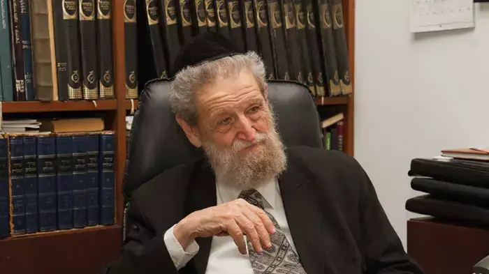 הרב שאר ישוב הכהן , לשעבר רבה האשכנזי הראשי של העיר חיפה ,יושב ראש הוועדה העליונה להידברות בין הרבנות הראשית לישראל לבין הנהגת הוותיקן ויושב ראש הוועדה להידברות בין היהדות לאסלאם ושליח הרבנות הראשית למפגשים בין-דתיים., יוני 2011