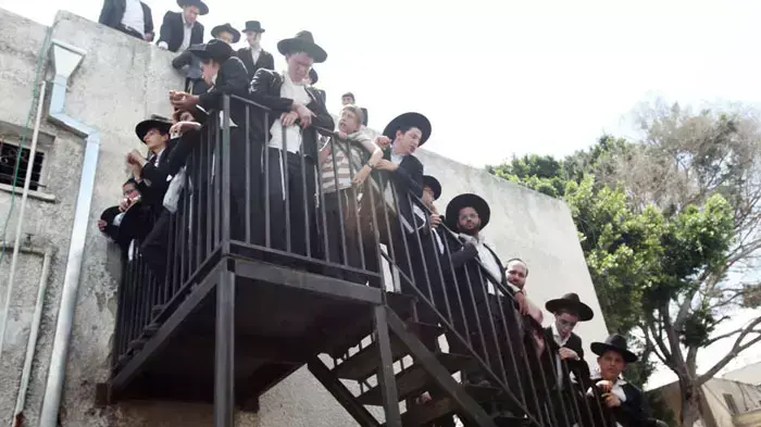 הלוויתו של הרב מיכל יהודה לפקוביץ, ראש ישיבת פוניבז לצעירים וחבר מועצת חכמי התורה, יוני 2011