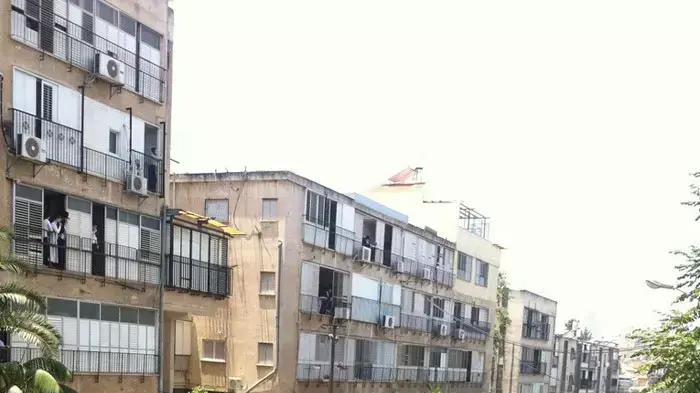 חרדים בהלוויה של אחד הרבנים, יוני 2011 חרדים בהלוויה של אחד הרבנים, יוני 2011