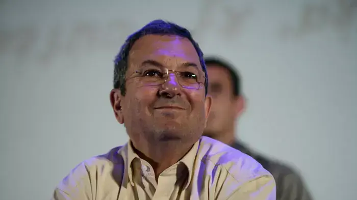 שר הביטחון אהוד ברק בכנס הוקרה למתנדבי שנת שירות, יוני 2011 שר הביטחון אהוד ברק בכנס הוקרה למתנדבי שנת שירות, יוני 2011