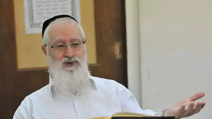 שיעור של הרב יעקוב יוסף בירושלים, יוני 2011
