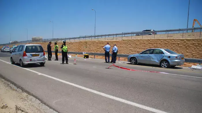 תאונת פגע וברח במחלף יבנה כביש 4, יולי 2011\ תאונת פגע וברח במחלף יבנה כביש 4, יולי 2011\