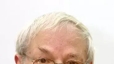 הסופר יורם קניוק